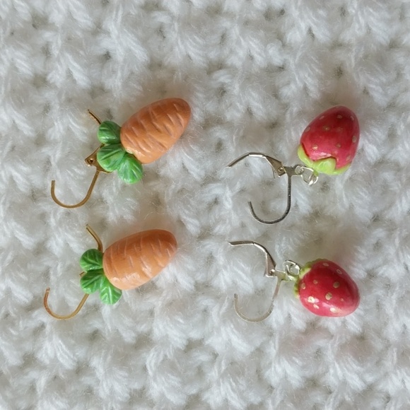 Carrot and Strawberry Stitch Markers Progress Keepers Crochet Knitting Leverback - Picture 8 of 9